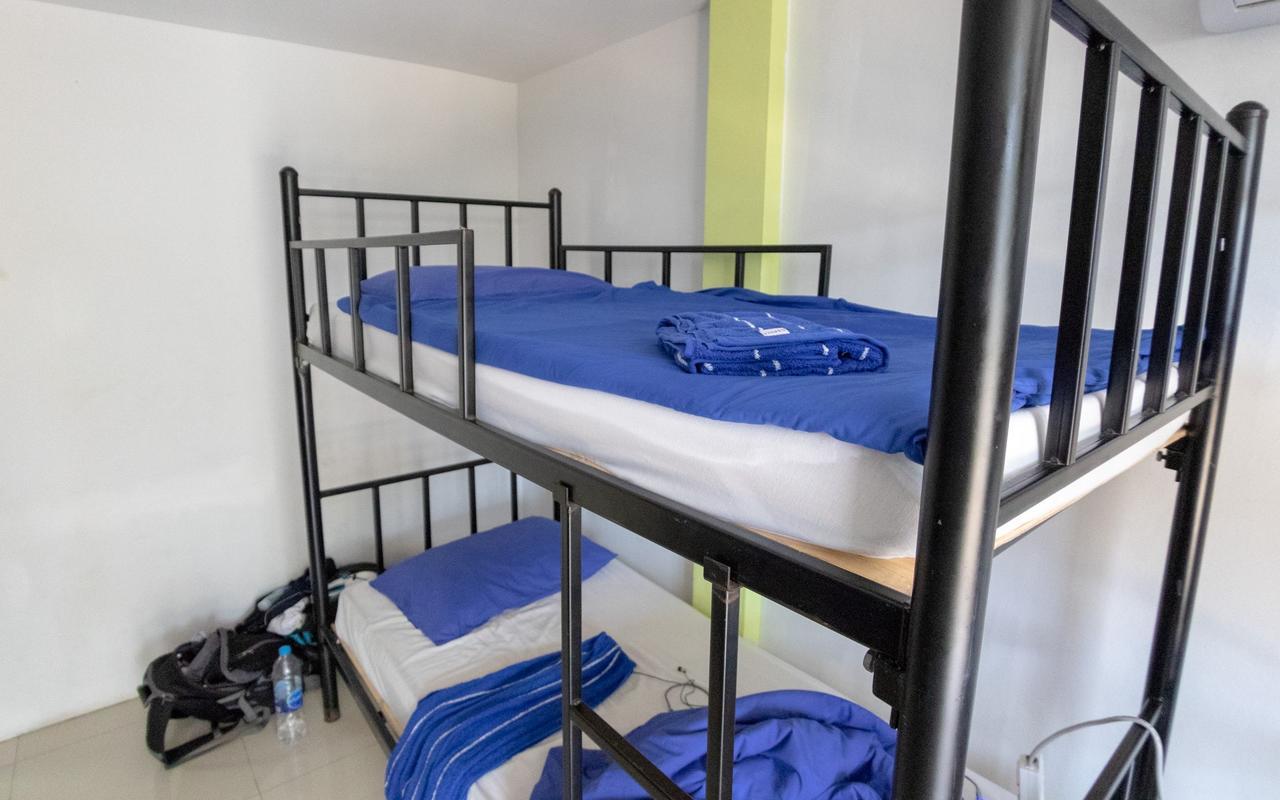 P & T Hostel Bang Rak Beach  Extérieur photo